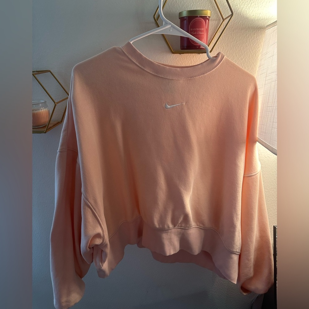 nike crewneck somewhat cropped